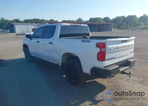 2021 Chevrolet Silverado 1500 4Wd Short Bed Custom Trail Boss z USA, uszkodzony, nr VIN 1GCPYCEF1MZ315493